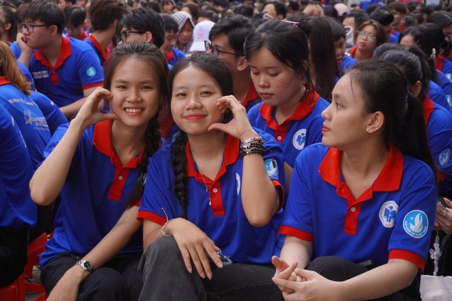 Tình nguyện viên gửi lời chúc sĩ tử, sẵn sàng ra quân Tiếp sức mùa thi- Ảnh 10.