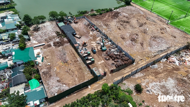 Illegal dumping on farmland persists in Hanoi despite crackdown- Ảnh 11. Illegal dumping on farmland persists in Hanoi despite crackdown- Ảnh 11.