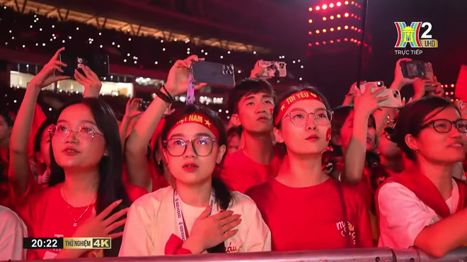 5 khoảnh khắc ấn tượng tại concert Tổ quốc trong tim - Ảnh 3.