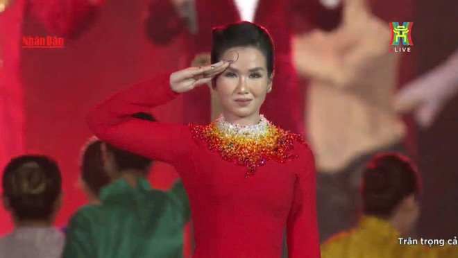 5 khoảnh khắc ấn tượng tại concert Tổ quốc trong tim - Ảnh 16.