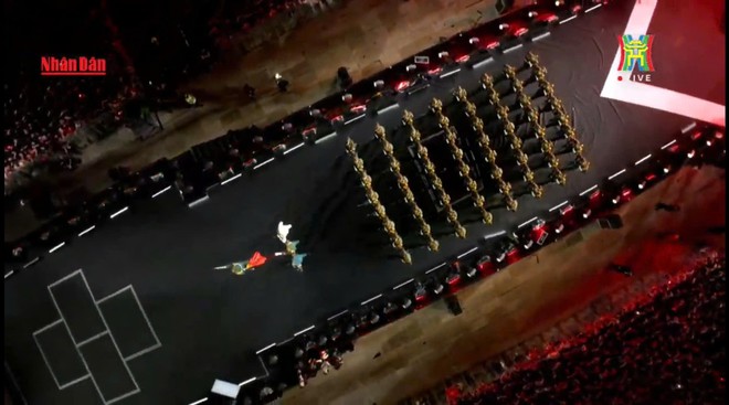 5 khoảnh khắc ấn tượng tại concert Tổ quốc trong tim - Ảnh 10.