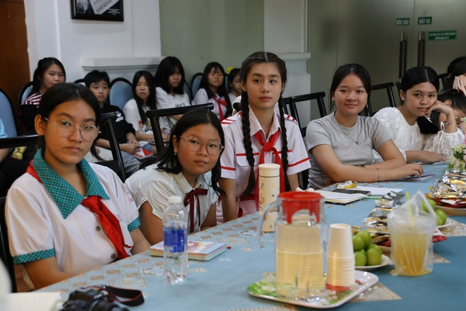 Cùng CLB Phóng viên nhí học kỹ năng phỏng vấn- Ảnh 14.