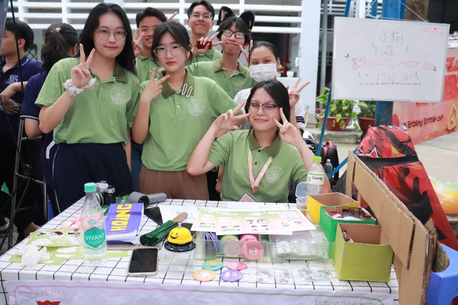 'Bắt sóng' các câu lạc bộ tại Ngày hội CLB - đội - nhóm Trường THPT Nguyễn Hữu Cầu- Ảnh 3.
