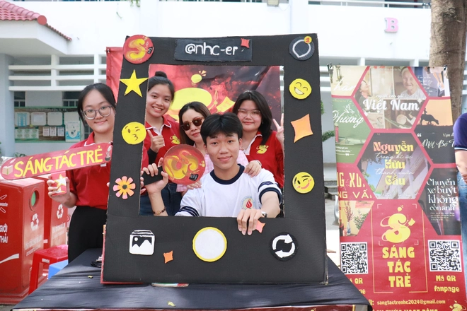 'Bắt sóng' các câu lạc bộ tại Ngày hội CLB - đội - nhóm Trường THPT Nguyễn Hữu Cầu- Ảnh 2.
