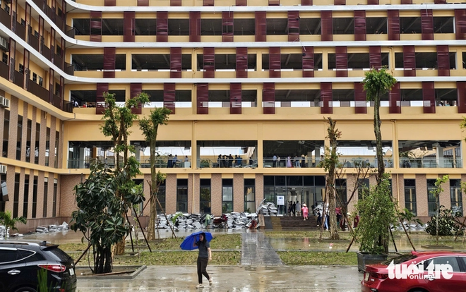 Newly-inaugurated $47.7mn cancer hospital in Vietnam’s Nghe An damaged by storm Kajiki- Ảnh 8. Newly-inaugurated $47.7mn cancer hospital in Vietnam’s Nghe An damaged by storm Kajiki- Ảnh 8.
