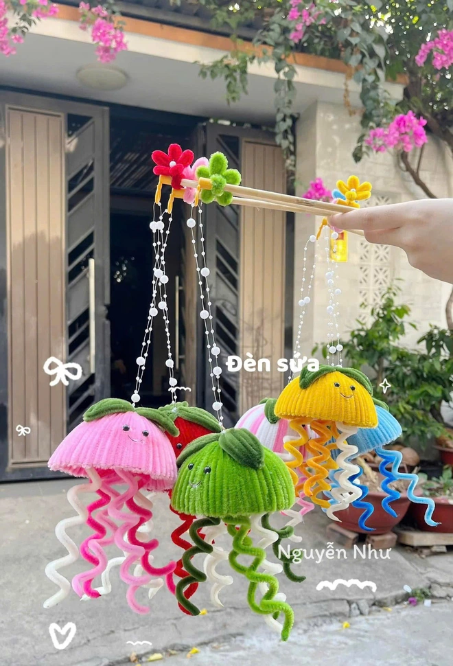 Gen Z kiếm thu nhập ‘khủng’ mùa Trung thu từ lồng đèn kẽm nhung- Ảnh 8.