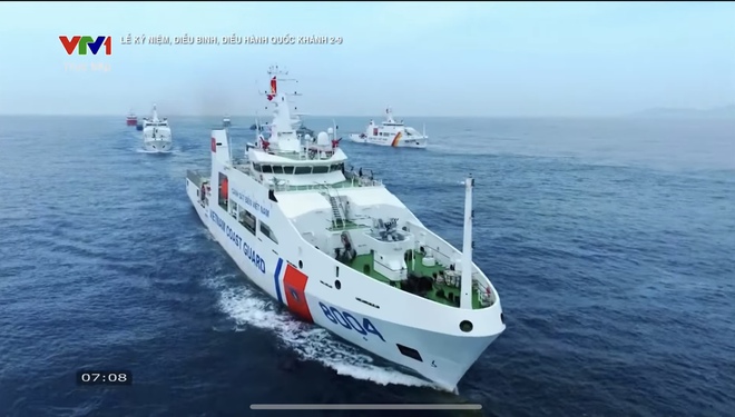 Diễu binh trên biển 'tuyệt đối điện ảnh' khiến cộng đồng mạng bùng nổ lời khen- Ảnh 8.