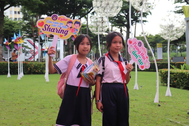 Rộn ràng góc photobooth Trung thu mơ ước để các bạn nhỏ lưu giữ khoảnh khắc bên gia đình - Ảnh 3.