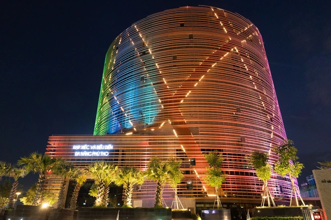 Ho Chi Minh City multi-purpose circus theater lights up during final testing phase- Ảnh 5.