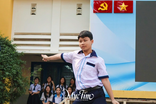 Giờ ra chơi nói không với điện thoại ở Trường THPT Bình Phú- Ảnh 6.