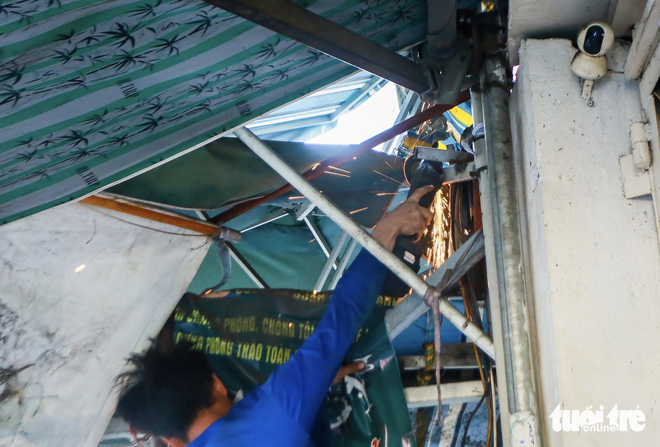 Sidewalk order gradually restored in Ho Chi Minh City ward - Ảnh 3.