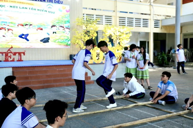 "Check-in" giờ ra chơi hạnh phúc tại Trường THPT Nguyễn Thị Diệu - Ảnh 5.