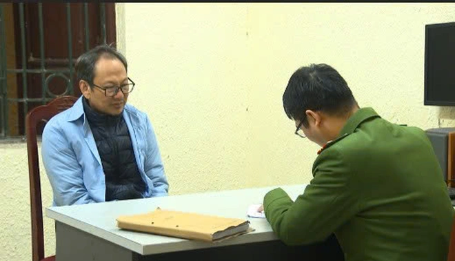 Hanoi police charge 4 over illegal dumping of thousands of tonnes of construction waste- Ảnh 3.