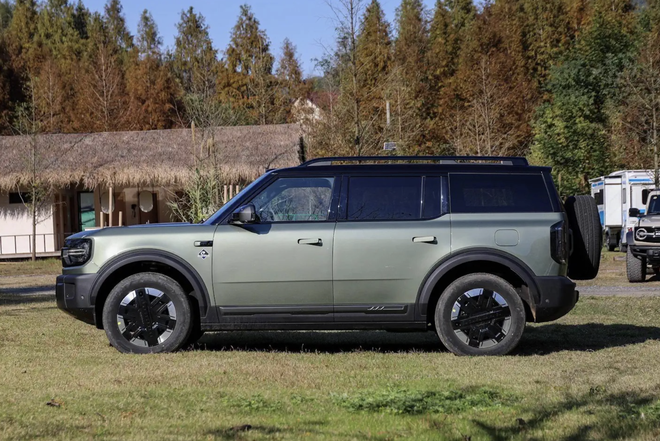 Ford Bronco expected to make debut in Vietnam  - Ảnh 6.