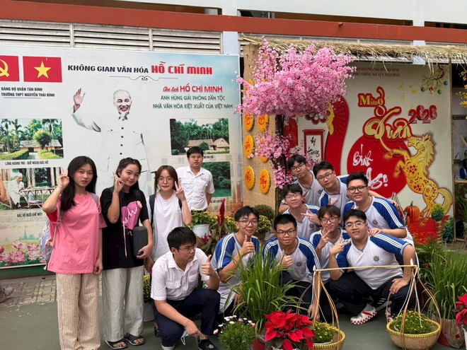 Nhiều trường học rộn ràng khoác áo xuân đón Tết Bính Ngọ 2026- Ảnh 18. Nhiều trường học rộn ràng khoác áo xuân đón Tết Bính Ngọ 2026- Ảnh 18.