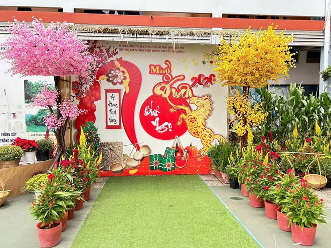 Nhiều trường học rộn ràng khoác áo xuân đón Tết Bính Ngọ 2026- Ảnh 16. Nhiều trường học rộn ràng khoác áo xuân đón Tết Bính Ngọ 2026- Ảnh 16.