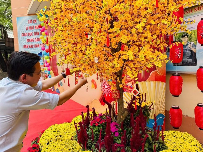 Nhiều trường học rộn ràng khoác áo xuân đón Tết Bính Ngọ 2026- Ảnh 23. Nhiều trường học rộn ràng khoác áo xuân đón Tết Bính Ngọ 2026- Ảnh 23.