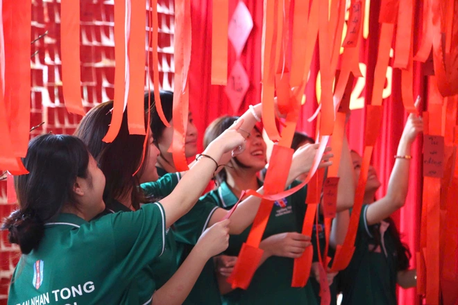 Nhiều trường học rộn ràng khoác áo xuân đón Tết Bính Ngọ 2026- Ảnh 7. Nhiều trường học rộn ràng khoác áo xuân đón Tết Bính Ngọ 2026- Ảnh 7.