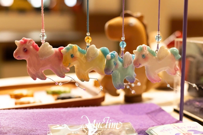 Triển lãm ‘Ngựa ngựa đầu năm’: Khi linh vật Tết Bính Ngọ được kể bằng đôi tay bạn trẻ - Ảnh 6.