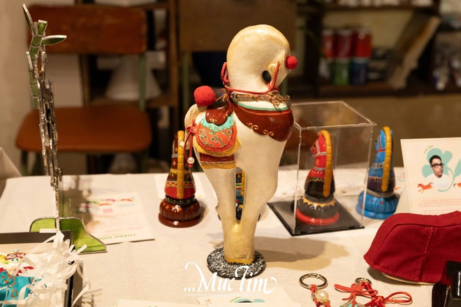 Triển lãm ‘Ngựa ngựa đầu năm’: Khi linh vật Tết Bính Ngọ được kể bằng đôi tay bạn trẻ - Ảnh 12.