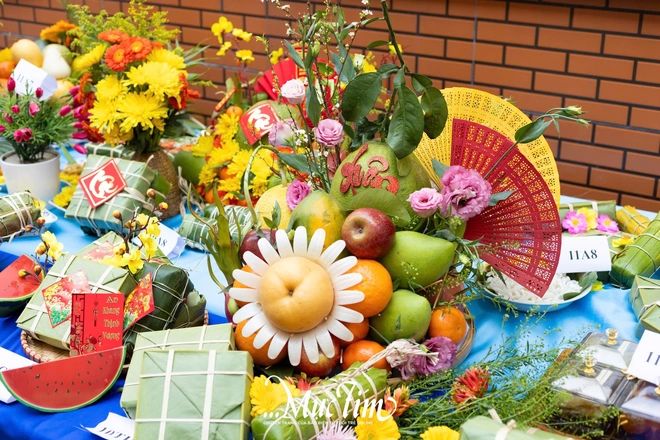 ‘Đầu bếp học trò’ Trường THPT Nguyễn Hữu Huân rộn rã làm món ăn truyền thống đón Tết - Ảnh 15.