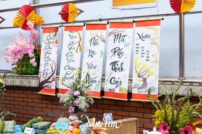 ‘Đầu bếp học trò’ Trường THPT Nguyễn Hữu Huân rộn rã làm món ăn truyền thống đón Tết - Ảnh 19.