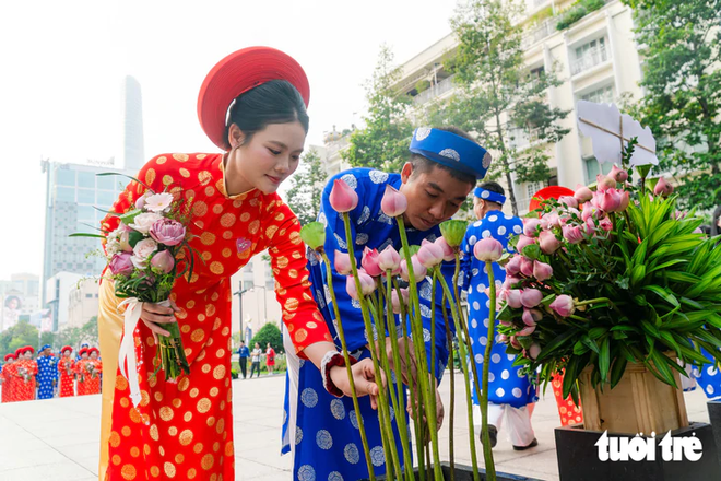Ho Chi Minh City mass wedding helps workers fulfill wedding dreams - Ảnh 2.
