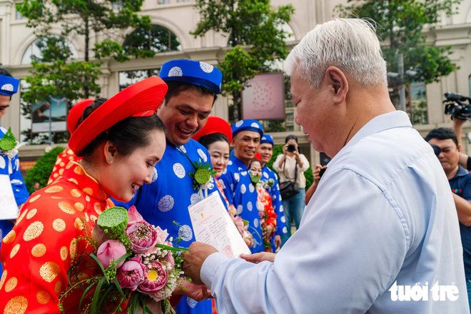 Ho Chi Minh City mass wedding helps workers fulfill wedding dreams - Ảnh 5.