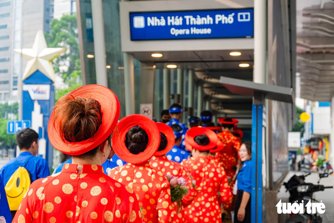 Ho Chi Minh City mass wedding helps workers fulfill wedding dreams - Ảnh 7.