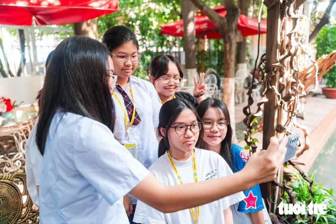 Ho Chi Minh City schools set up English-only zones for students across all-grade levels- Ảnh 4.