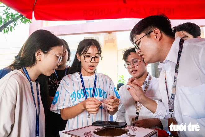 Ho Chi Minh City schools set up English-only zones for students across all-grade levels- Ảnh 6.
