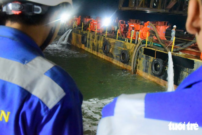 3,400-tonne main arch for Saigon River pedestrian bridge ready for journey to downtown Ho Chi Minh City- Ảnh 6.