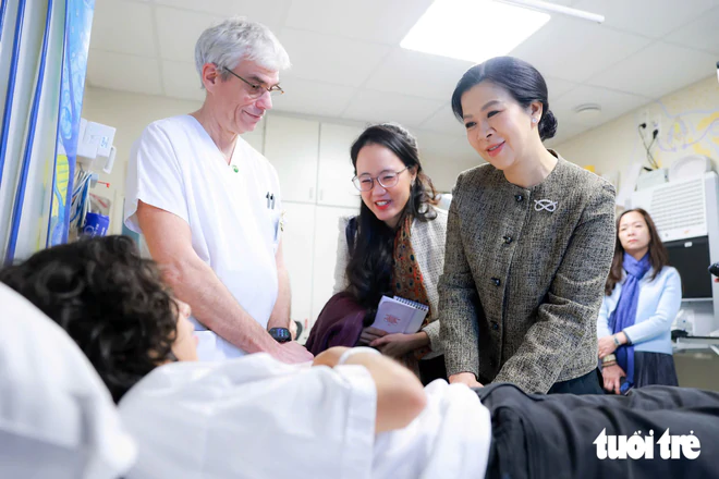 Vietnamese First Lady visits hospital-school model for children in Belgium- Ảnh 12.