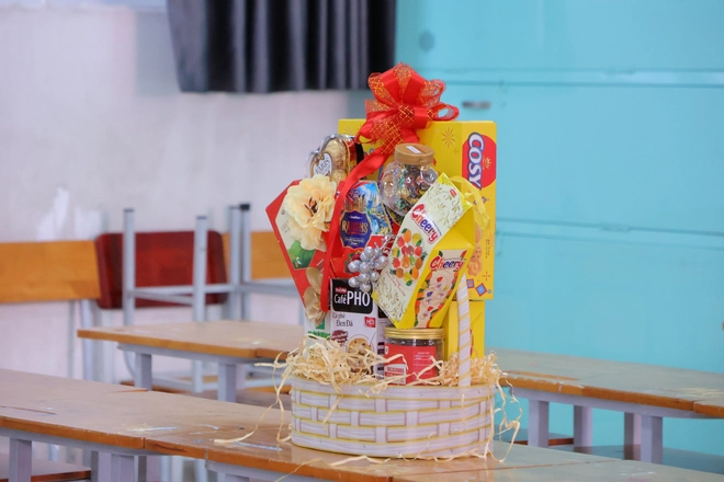 Học sinh Trường Trung học Thực hành Sài Gòn gói bánh chưng, gửi trọn yêu thương ngày Tết - Ảnh 12.