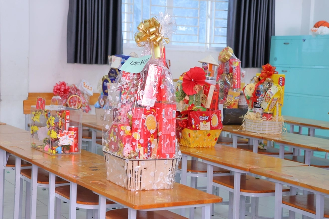 Học sinh Trường Trung học Thực hành Sài Gòn gói bánh chưng, gửi trọn yêu thương ngày Tết - Ảnh 11.