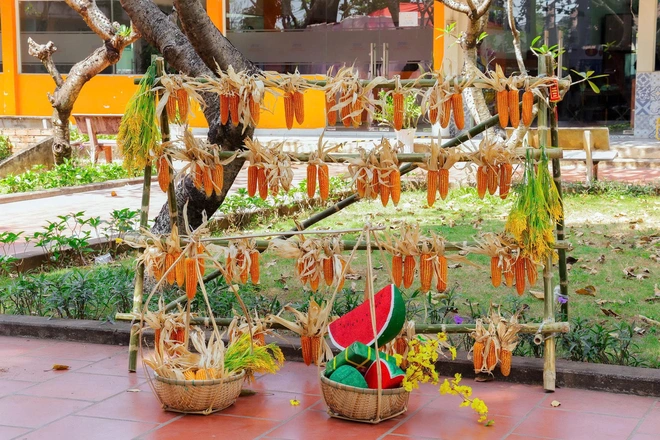 Ngắm không gian check-in Tết ngập tràn sắc đỏ ở các trường đại học- Ảnh 6.