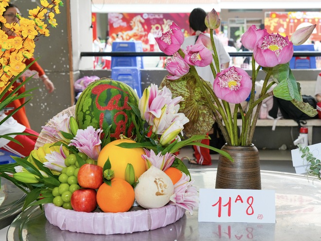 Sắc xuân lan tỏa trong khuôn viên Trường THPT Nguyễn Hữu Thọ- Ảnh 3.