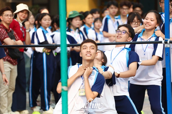 Học sinh Trường THPT Bình Phú cùng nhau ‘Chạm khắc thanh xuân’- Ảnh 4.