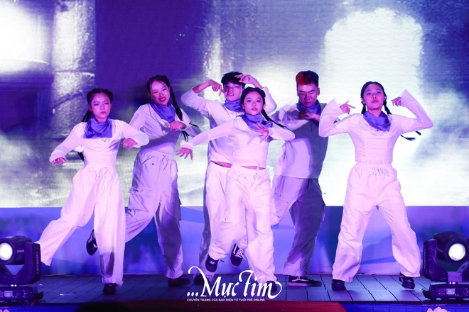 Học sinh Trường THPT Bình Phú cùng nhau ‘Chạm khắc thanh xuân’- Ảnh 7.