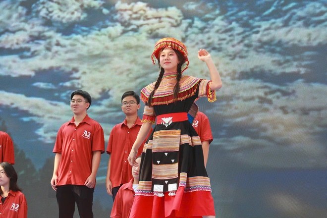 Tiết ngữ văn đặc biệt của học trò Trường THPT Lê Quý Đôn- Ảnh 15. Tiết ngữ văn đặc biệt của học trò Trường THPT Lê Quý Đôn- Ảnh 15.