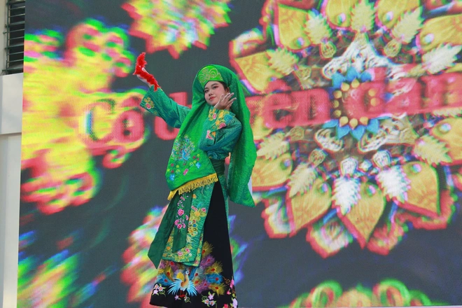 Tiết ngữ văn đặc biệt của học trò Trường THPT Lê Quý Đôn- Ảnh 13. Tiết ngữ văn đặc biệt của học trò Trường THPT Lê Quý Đôn- Ảnh 13.