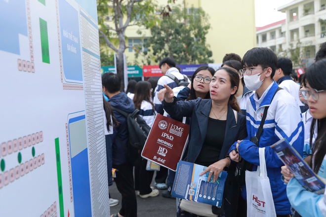 Sáng nay Ngày hội tư vấn tuyển sinh - hướng nghiệp tại Hải Phòng và Cần Thơ - Ảnh 5.