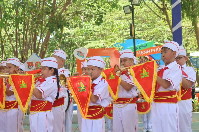 Bất ngờ với Tiếng kèn Đội ta của khối tiểu học- Ảnh 9. Bất ngờ với Tiếng kèn Đội ta của khối tiểu học- Ảnh 9.