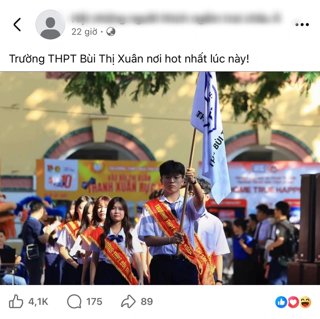 Từ khoảnh khắc cầm cờ đến clip triệu view: Nam sinh Trường THPT Bùi Thị Xuân đang gây chú ý là ai?- Ảnh 1.