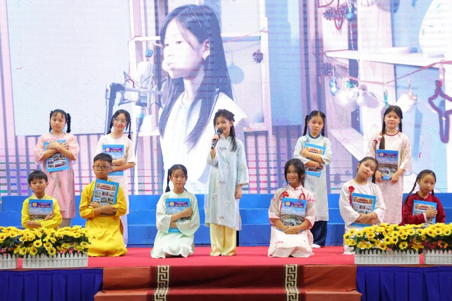 Học trò Trường tiểu học Lê Đức Thọ khám phá văn chương: từ ống heo cảm xúc đến bài văn hay- Ảnh 9. Học trò Trường tiểu học Lê Đức Thọ khám phá văn chương: từ ống heo cảm xúc đến bài văn hay- Ảnh 9.