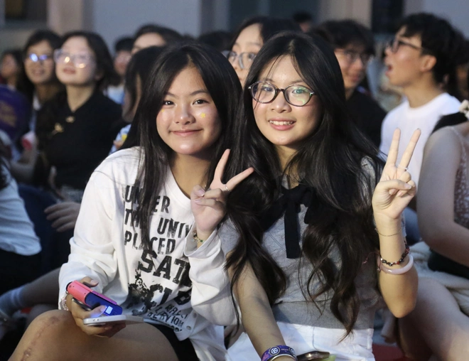 Học sinh Trường THPT Nam Sài Gòn tổ chức đêm nhạc gây quỹ cho lớp học tình thương- Ảnh 16.