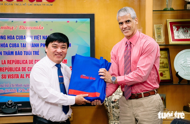 Cuba ambassador seeks stronger media ties during visit to Vietnam’s Tuoi Tre - Ảnh 4.