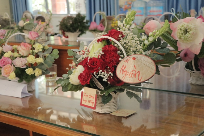 Teen THPT chuyên Hùng Vương gói bánh chưng, nhảy flashmob mừng 30 năm thành lập trường- Ảnh 3.