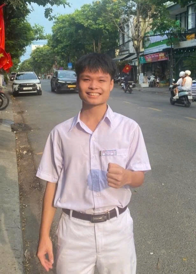 Ba người bạn thân Trường THPT Phan Châu Trinh cùng tỏa sáng tại kỳ thi Olympic 30-4- Ảnh 4.