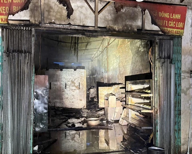 2 killed in house fire at bakery in Vietnam’s Son La - Ảnh 4.